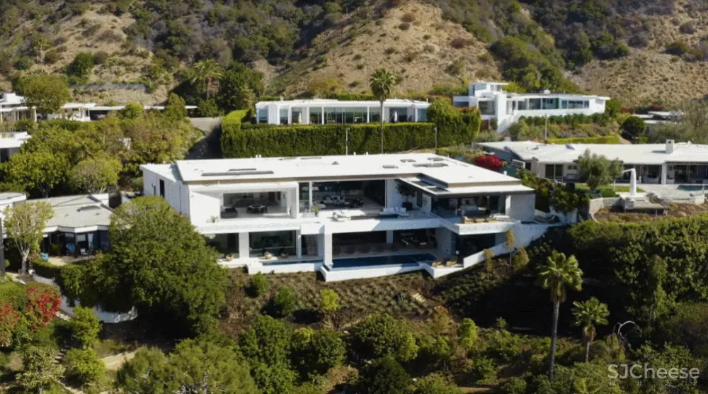 4.2亿比弗利山庄豪宅，1688㎡奢华内饰，光卫生间就14个！