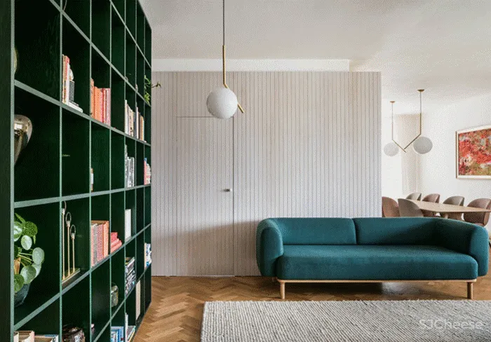 四室变一室,不仅十分和谐,还因为色彩的搭配变得灵动有趣