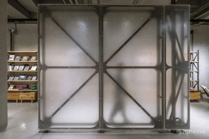 新作 嵌入旋转“结构” 无目的概念书店 罗宇杰工作室