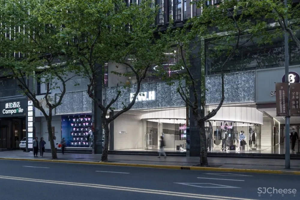 新作 丨 IEW.H埃维纽上海旗舰店：反重力的时空之旅