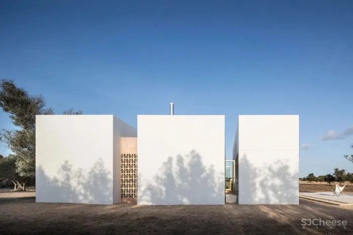 94㎡原木住宅里的光影魔术，开启夏日梦幻之旅！