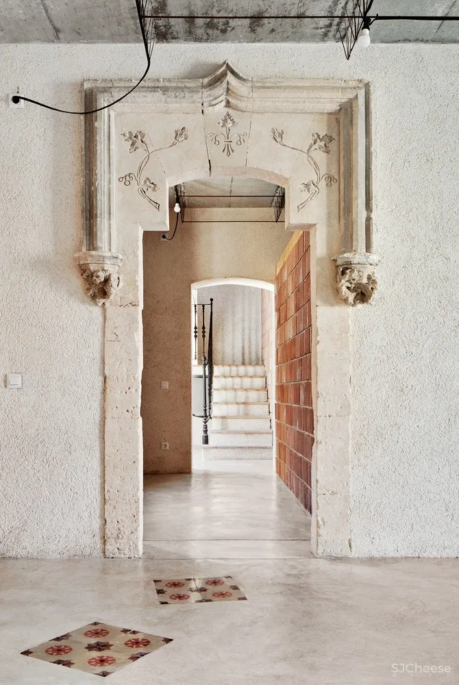 Aulets Arquitectes:巴塞罗那改造住宅 Enological Station