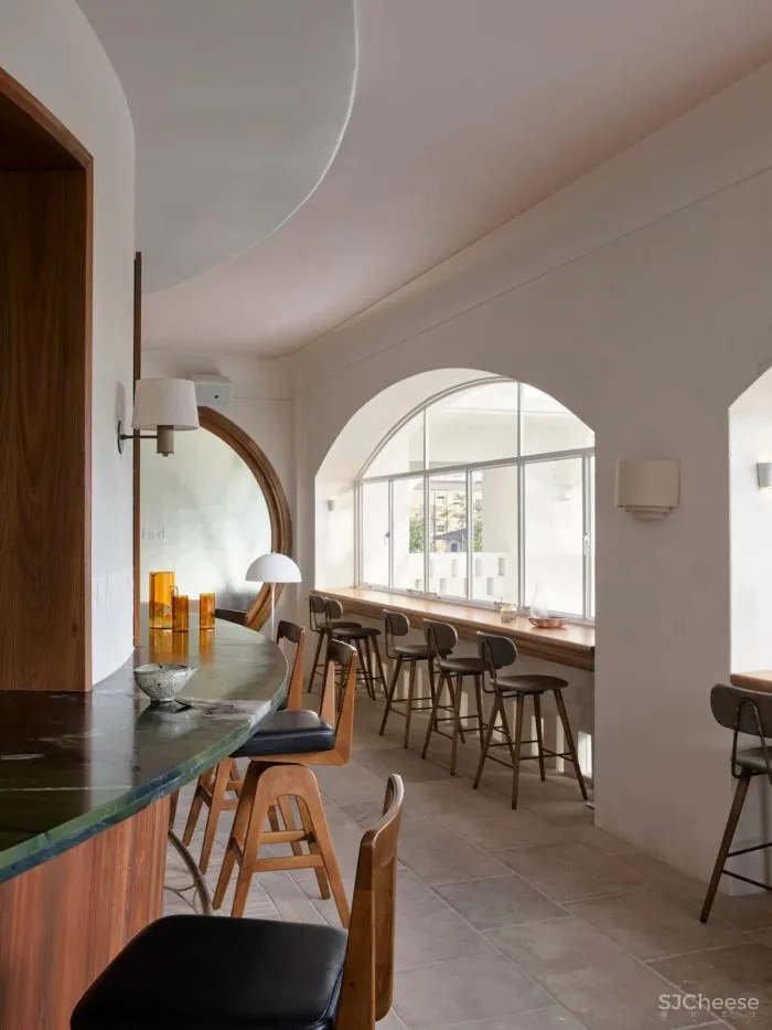 HARBORD HOTEL RENOVATION BY ALEXANDER - CO.