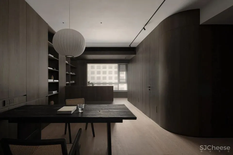 新作 塑造幽暗静谧的沉浸式住宅 一间静室 一点设计