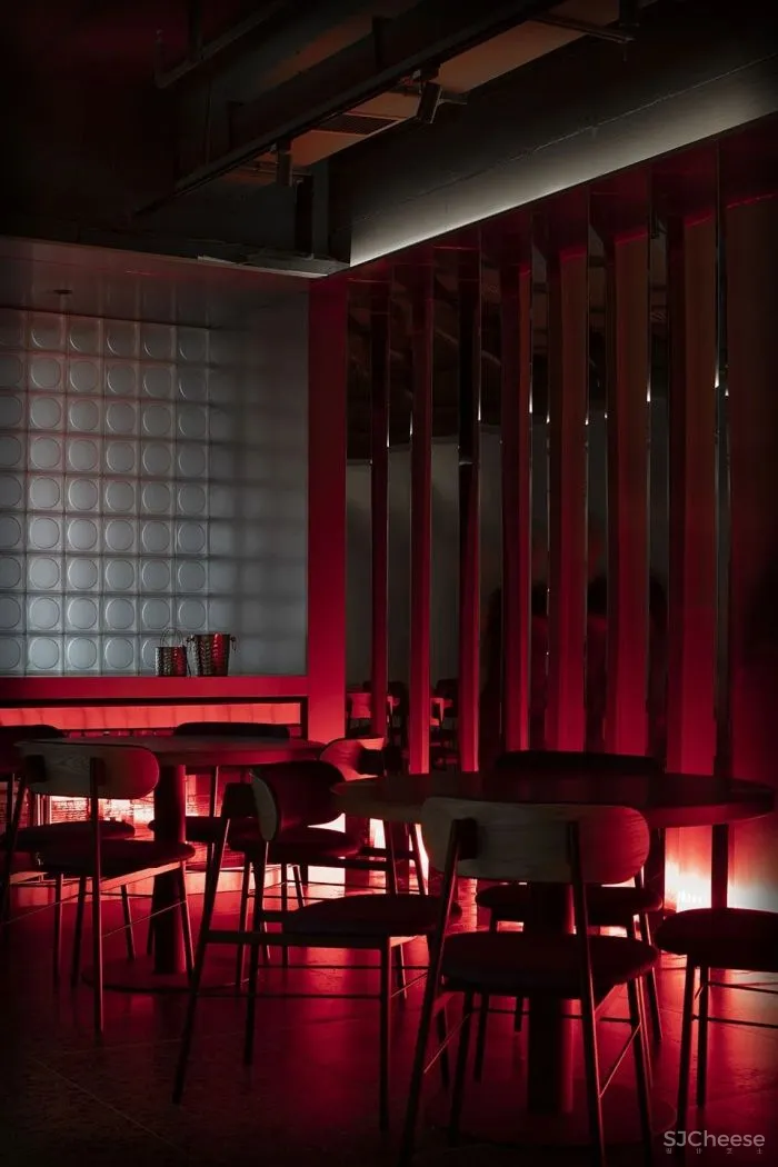 新作 以“戏剧舞台”为灵感 QU烤肉酒馆 木斗设计