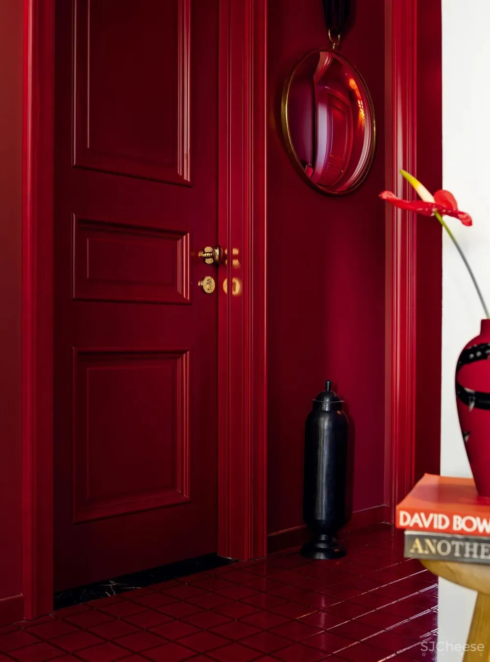 他用时装造型的技巧,在北京造出一只百变“魔盒”