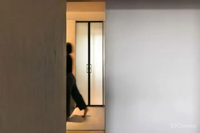 130㎡禅意居所,竖百叶与原木太美了!