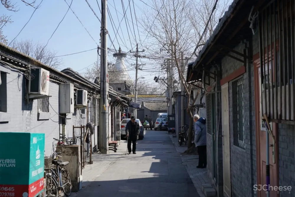 破旧大杂院改造成四合院民宿