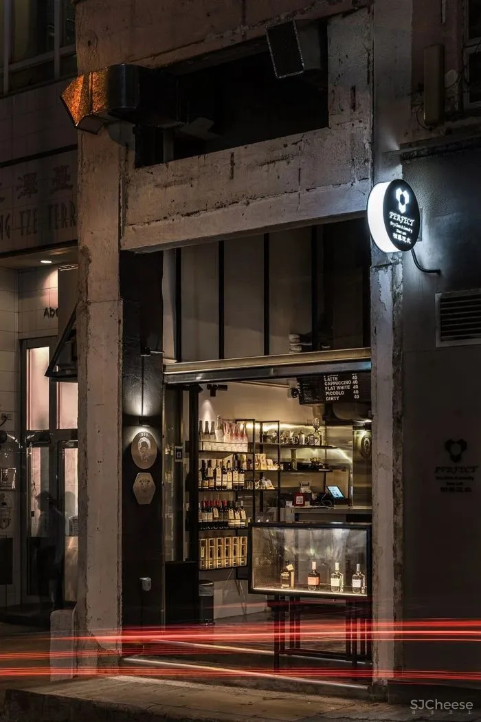 融入中环街景 Dio咖啡馆,香港