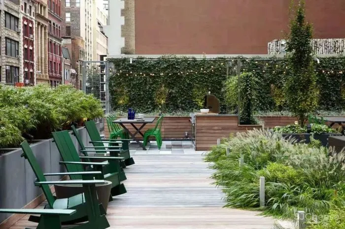 Kevin Dumais 低调奢华,一场来自中世纪的邂逅