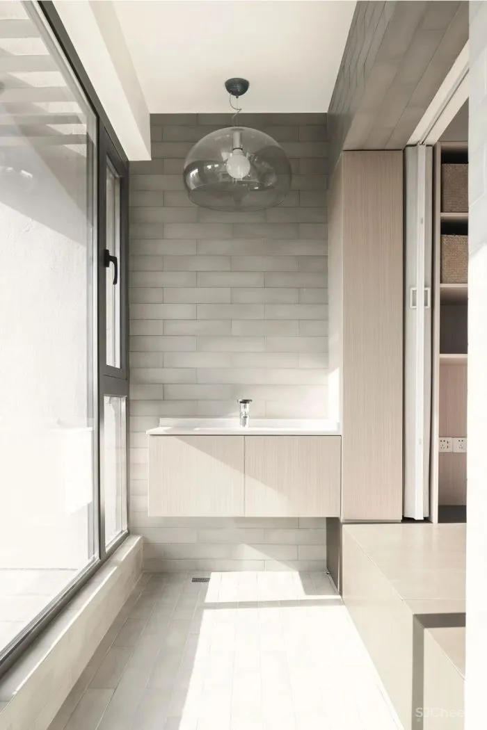 惊奇!他们在房中央造了个圆柱书架,折叠门 壁炉,串联起120㎡温暖通透家