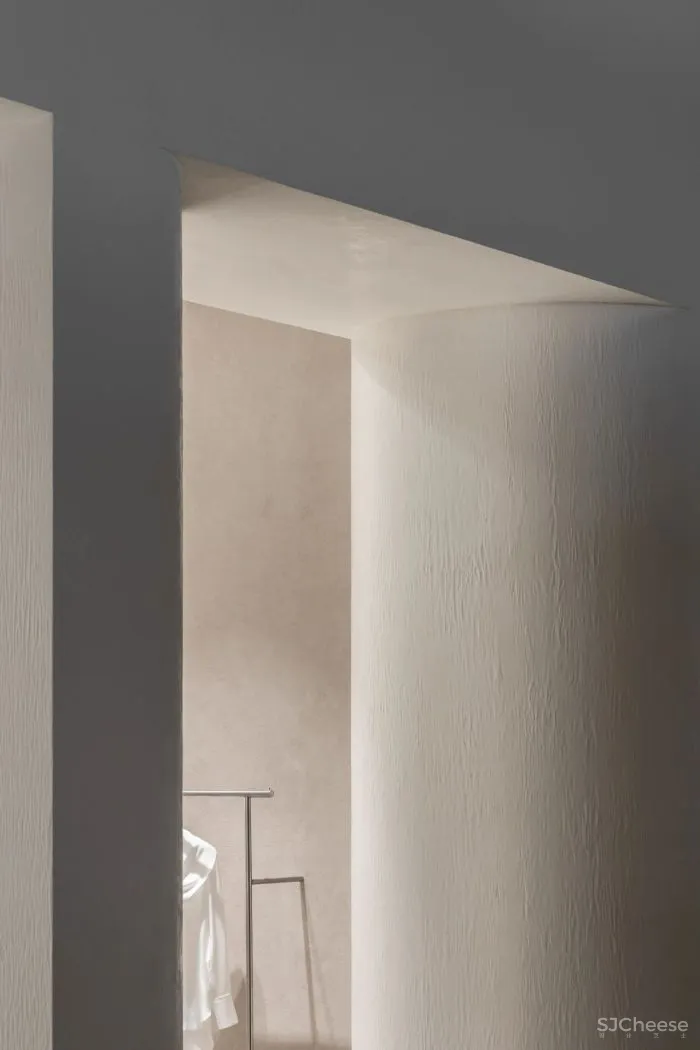 VIKTORIA - WOODS CHADSTONE FLAGSHIP BY GOLDEN.