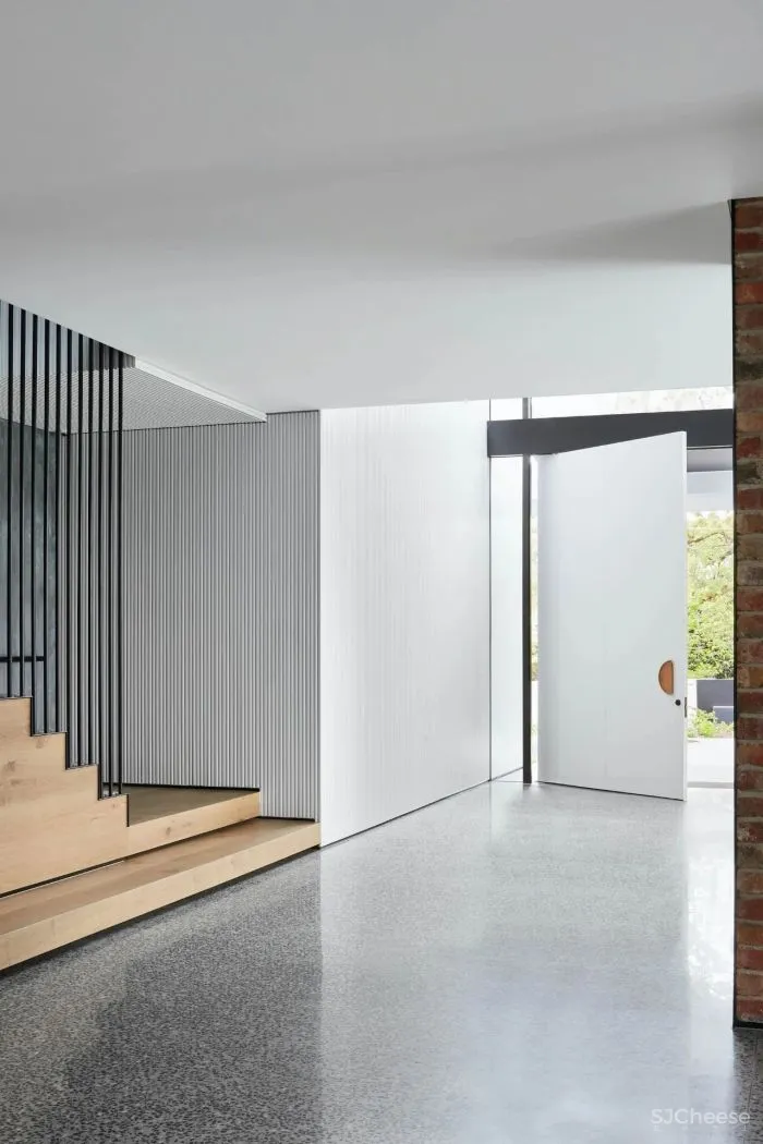 因为有了它,2000多平黑白灰的极简大宅,竟然没那么高冷了!