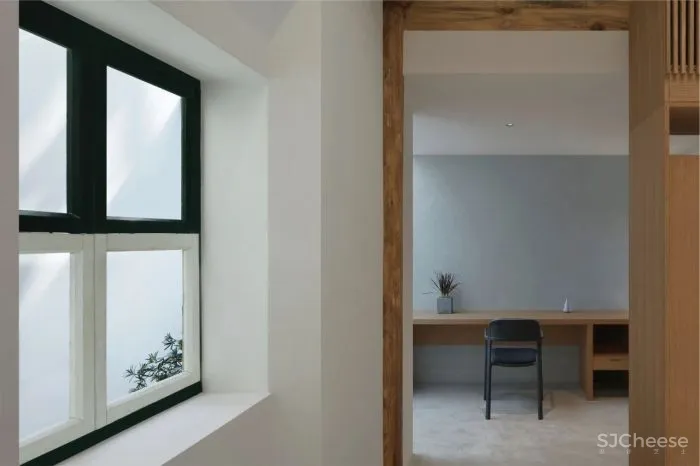 破旧大杂院改造成四合院民宿