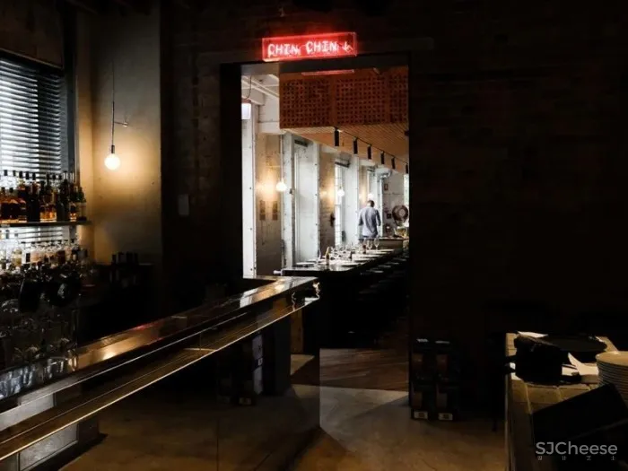 首发 | George Livissianis设计,Chin Chin +DOLPHIN 餐厅