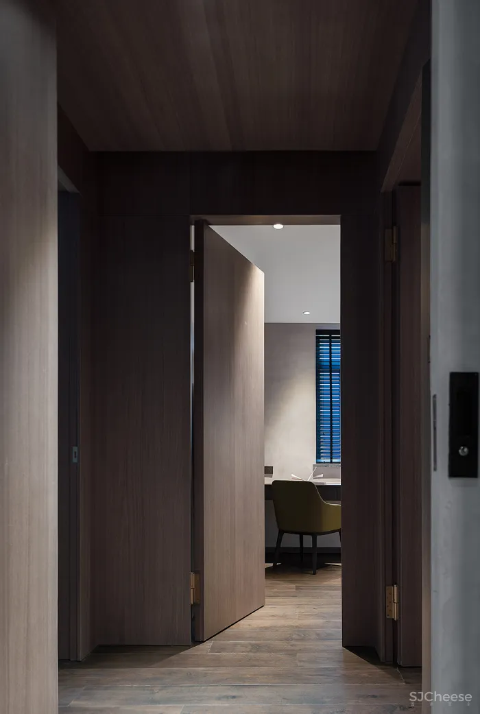 新作丨 夏承龙:240㎡极简私宅,克制而热烈!