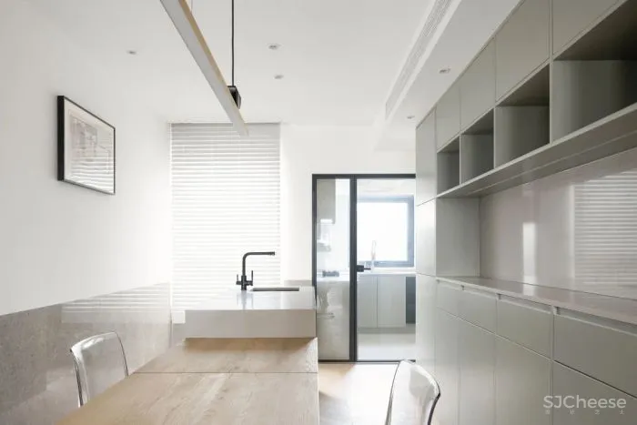 惊奇!他们在房中央造了个圆柱书架,折叠门 壁炉,串联起120㎡温暖通透家