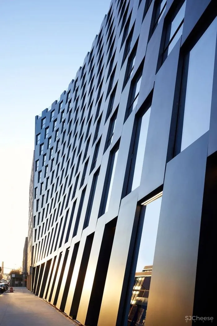 BIG新作 缓缓倾斜的立面 The Smile多功能住宅楼