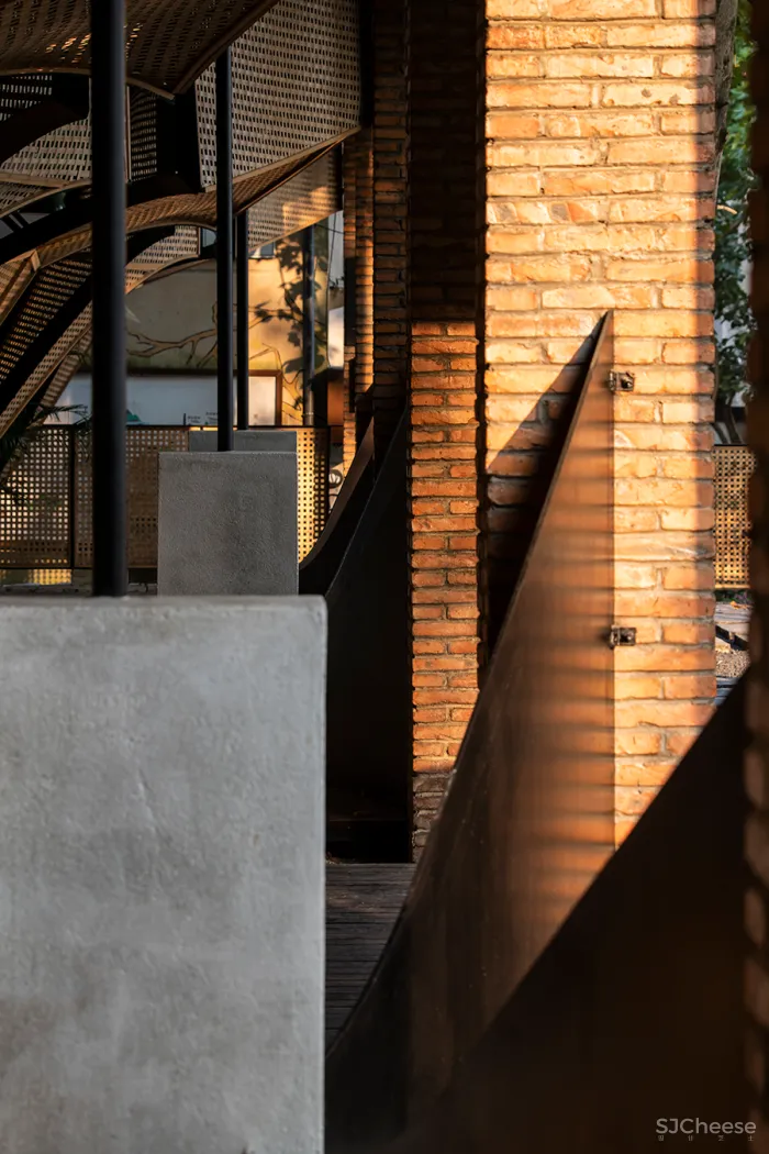 李聪 - 陈书灏 • 莫干山蚕种场｜历史保护建筑“化茧成蝶”