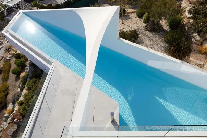 极简住宅设计，屋檐下的那抹灯带是最好的风景