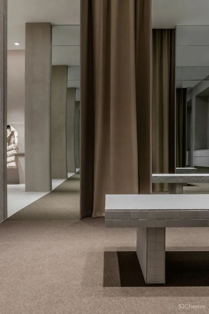 VIKTORIA - WOODS CHADSTONE FLAGSHIP BY GOLDEN.