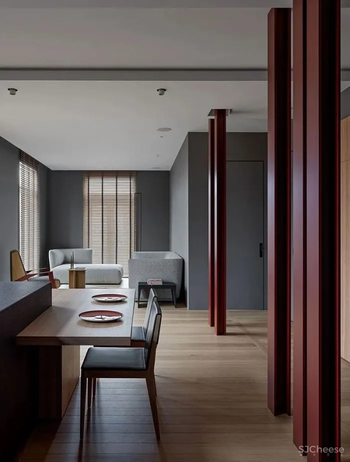 高级灰＋木饰面，二居室这样设计超耐看