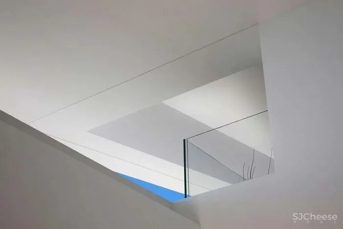 极简住宅设计，屋檐下的那抹灯带是最好的风景