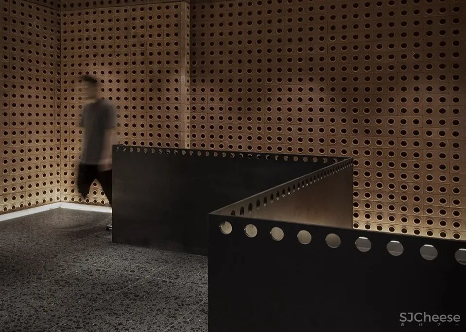 新作 以“戏剧舞台”为灵感 QU烤肉酒馆 木斗设计