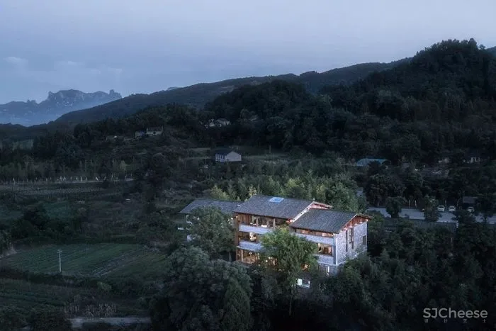 远山近林皆为景:张家界绝景民宿林语山房