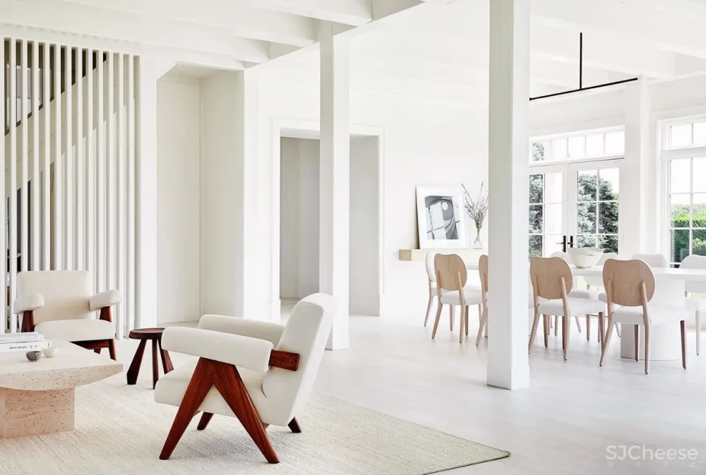 设计师用50种不同层次的白,打造了一个丰富的白色海滨别墅