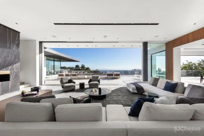 4.2亿比弗利山庄豪宅，1688㎡奢华内饰，光卫生间就14个！