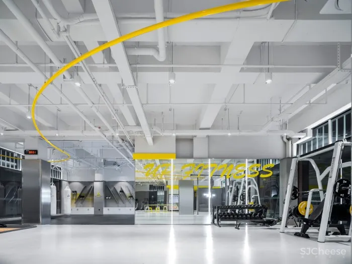 多维线条打造健身空间新体验