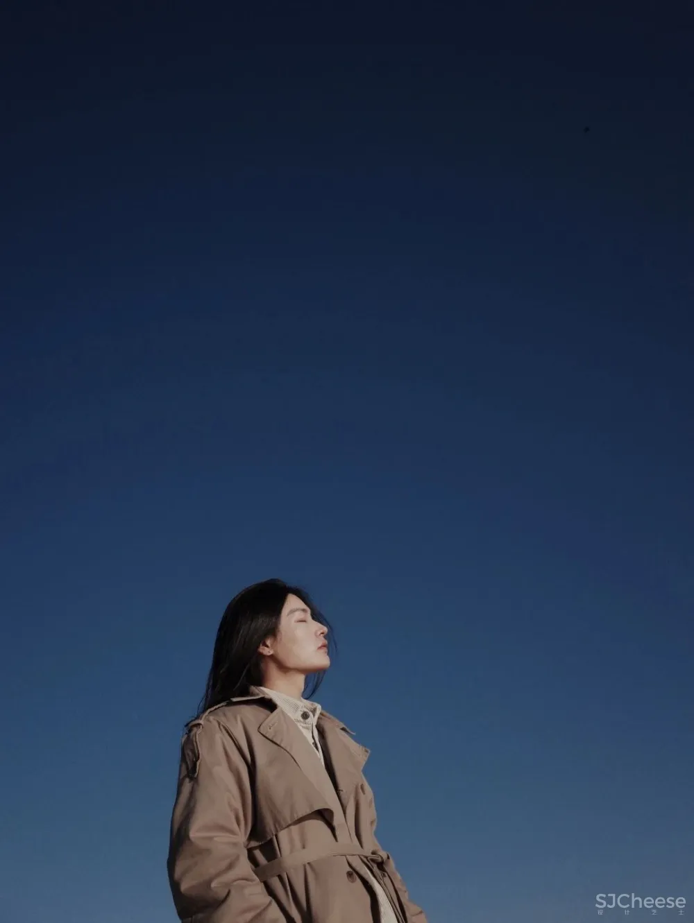 重庆146㎡三口之家,60w装成“赤贫风”,弧线、柚木、肌理,沉静而诗意!