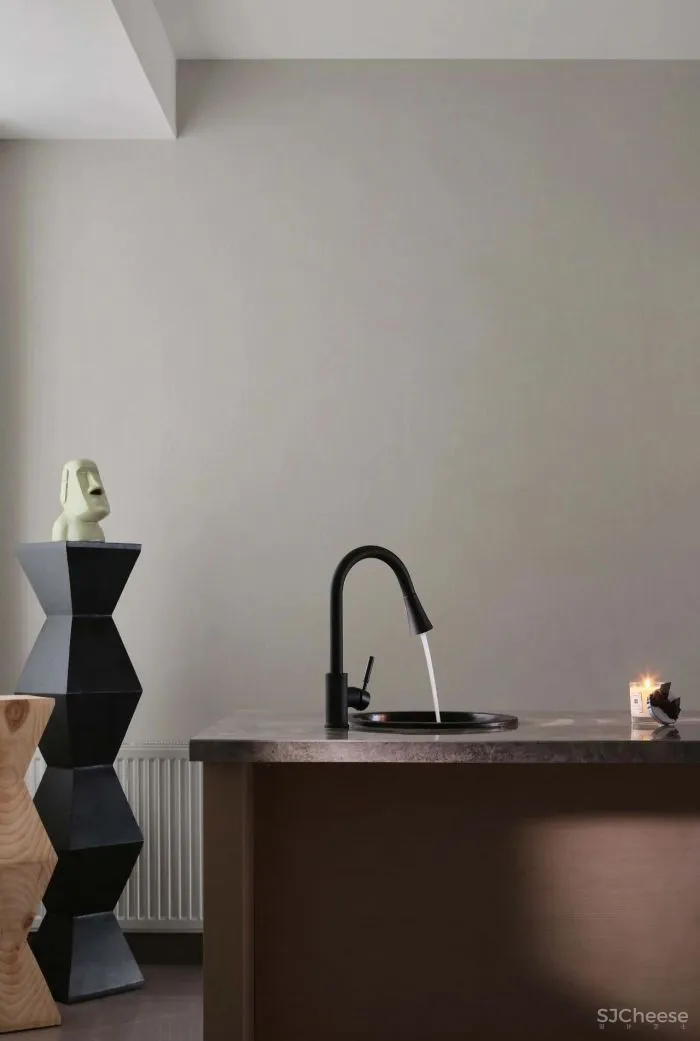 205㎡ 三居室,客厅墙面这样做拼接,好看又个性!