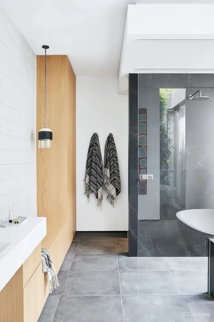 因为有了它,2000多平黑白灰的极简大宅,竟然没那么高冷了!