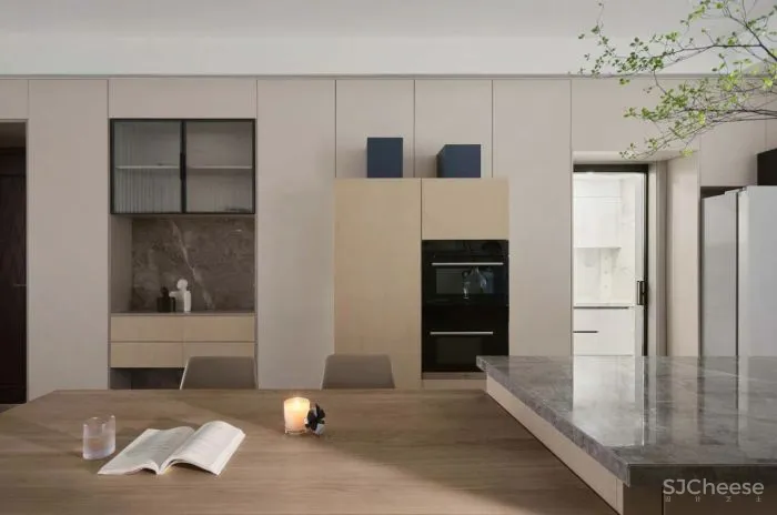 205㎡ 三居室,客厅墙面这样做拼接,好看又个性!