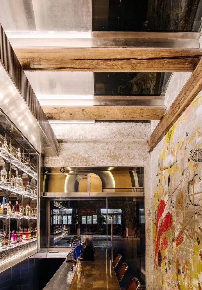 大小咖啡,北京前门店 / 余留地