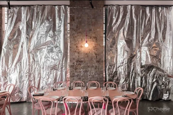 首发 | George Livissianis设计,Chin Chin +DOLPHIN 餐厅