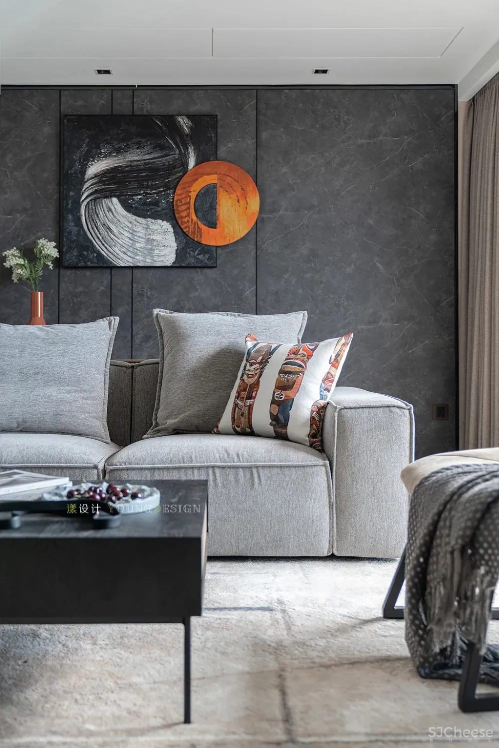 160㎡现代，深色端庄空间，简约舒适家具，营造出成熟稳重气质