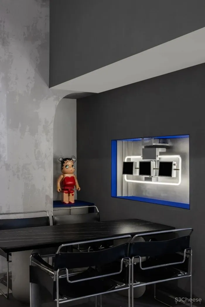 Topworks Lab×CREM@:潮玩运输计划