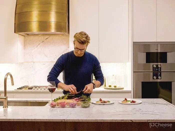 看“高迪粉”设计的公寓楼，如何致敬经典！