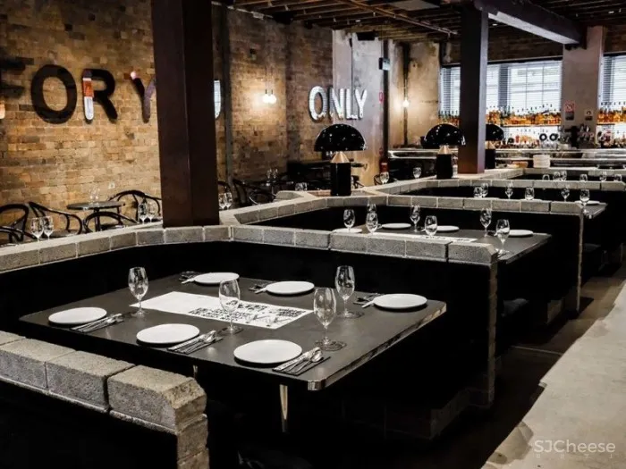 首发 | George Livissianis设计,Chin Chin +DOLPHIN 餐厅