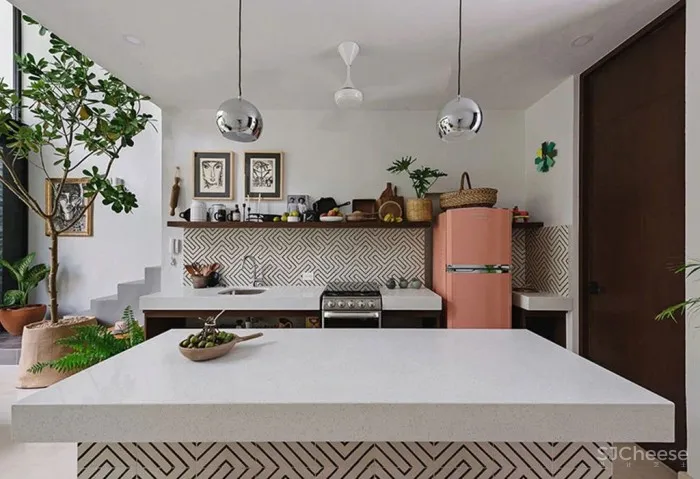 设有小型庭院和游泳池的墨西哥的时尚别墅