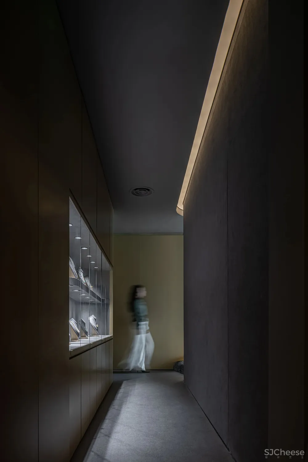 郑小馆新作|缔造臻品,节奏起伏的“寻宝”空间