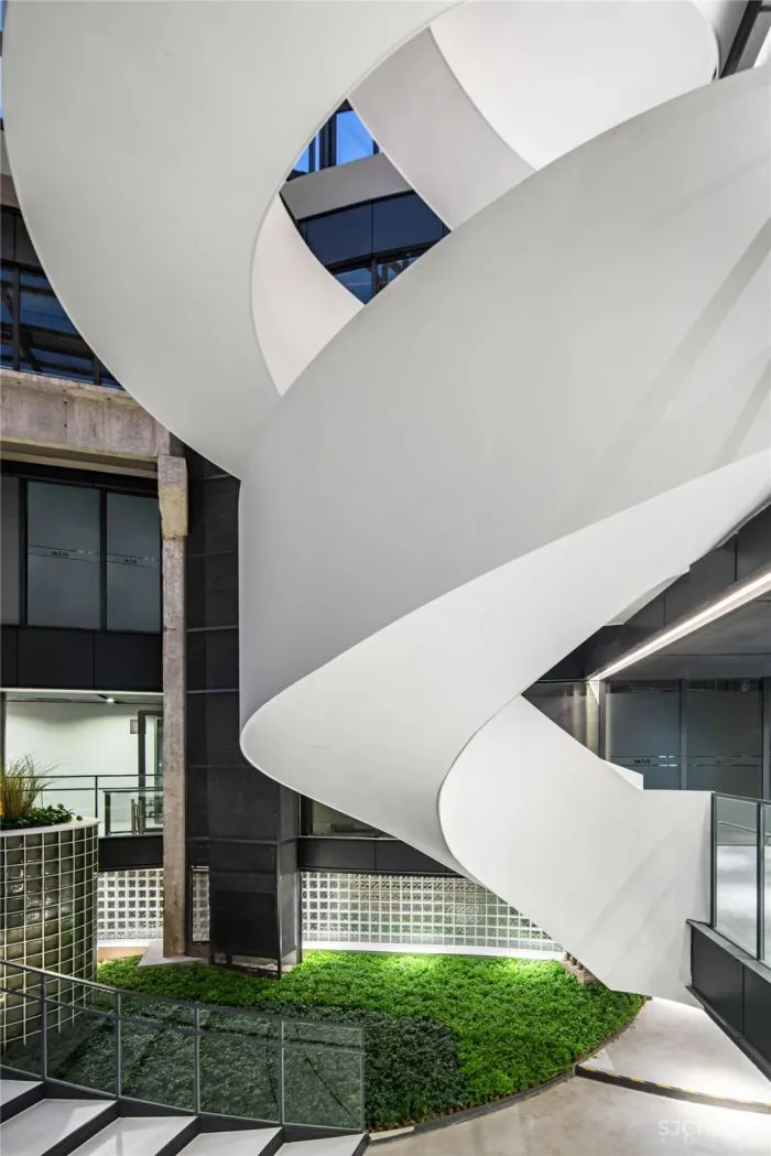 老厂房转身变新花园·中关村数创产业基地 清石设计「星作」