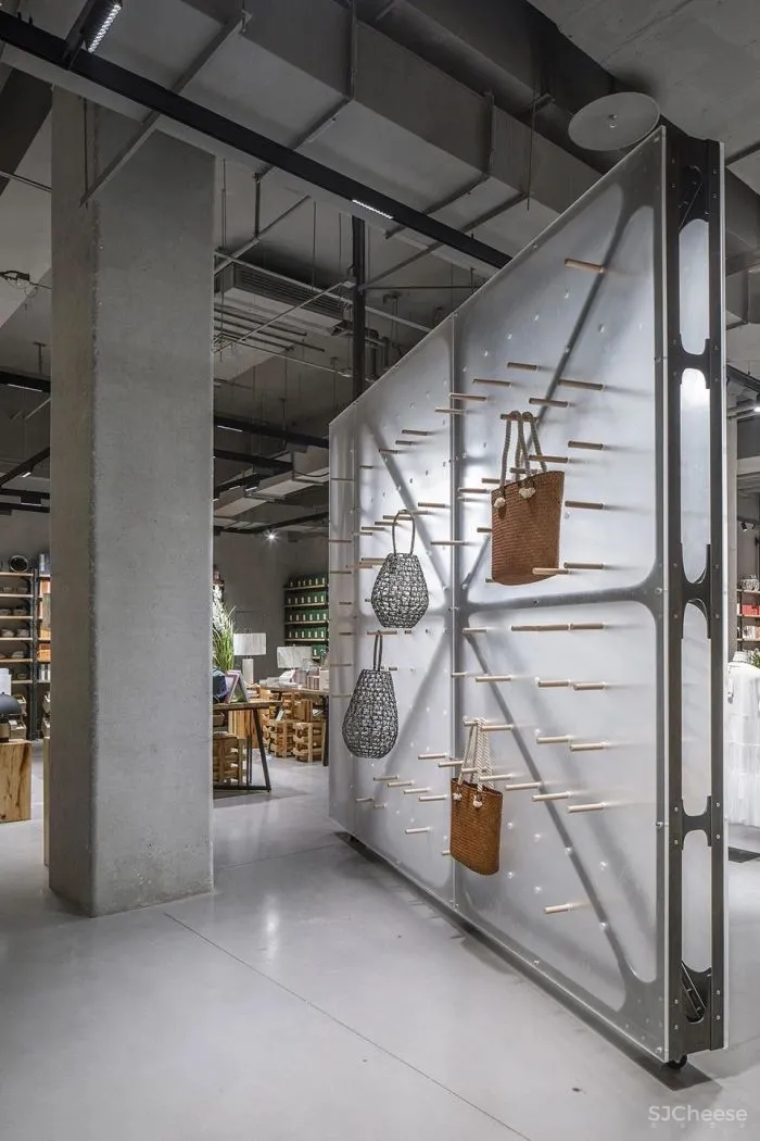 新作 嵌入旋转“结构” 无目的概念书店 罗宇杰工作室