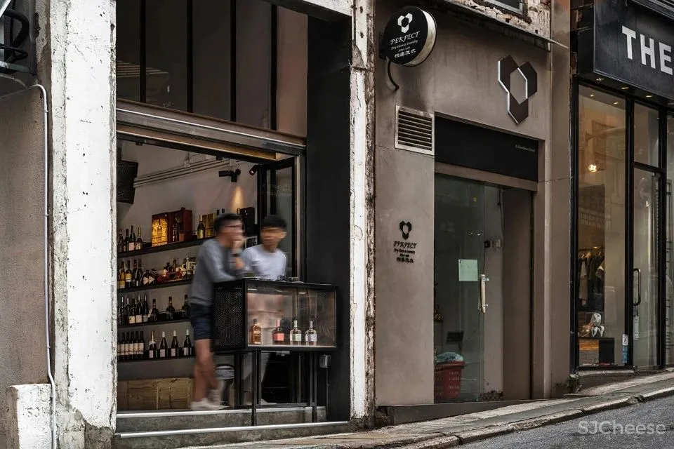 融入中环街景 Dio咖啡馆,香港