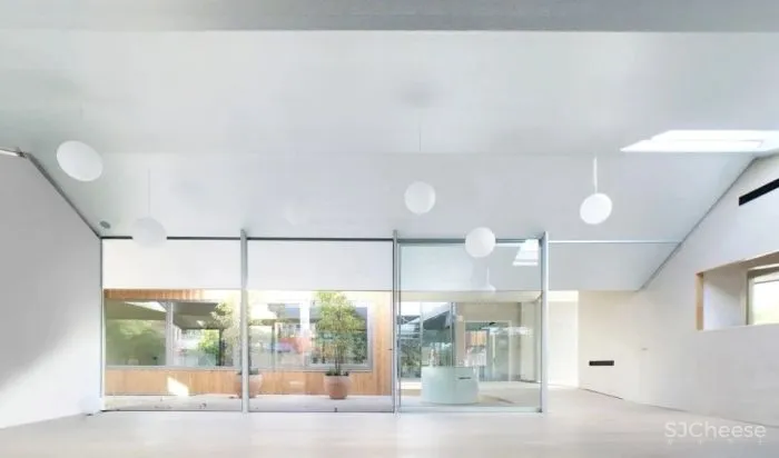 新作丨 树木穿透屋顶 林中诊所 Takashige Yamashita Office