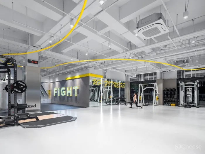 多维线条打造健身空间新体验