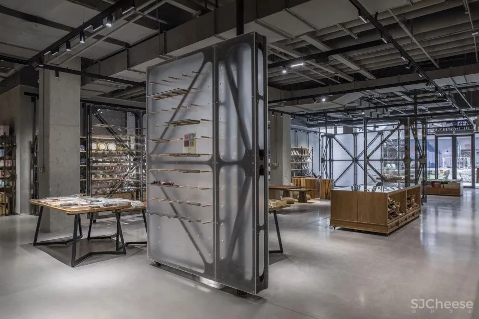 新作 嵌入旋转“结构” 无目的概念书店 罗宇杰工作室